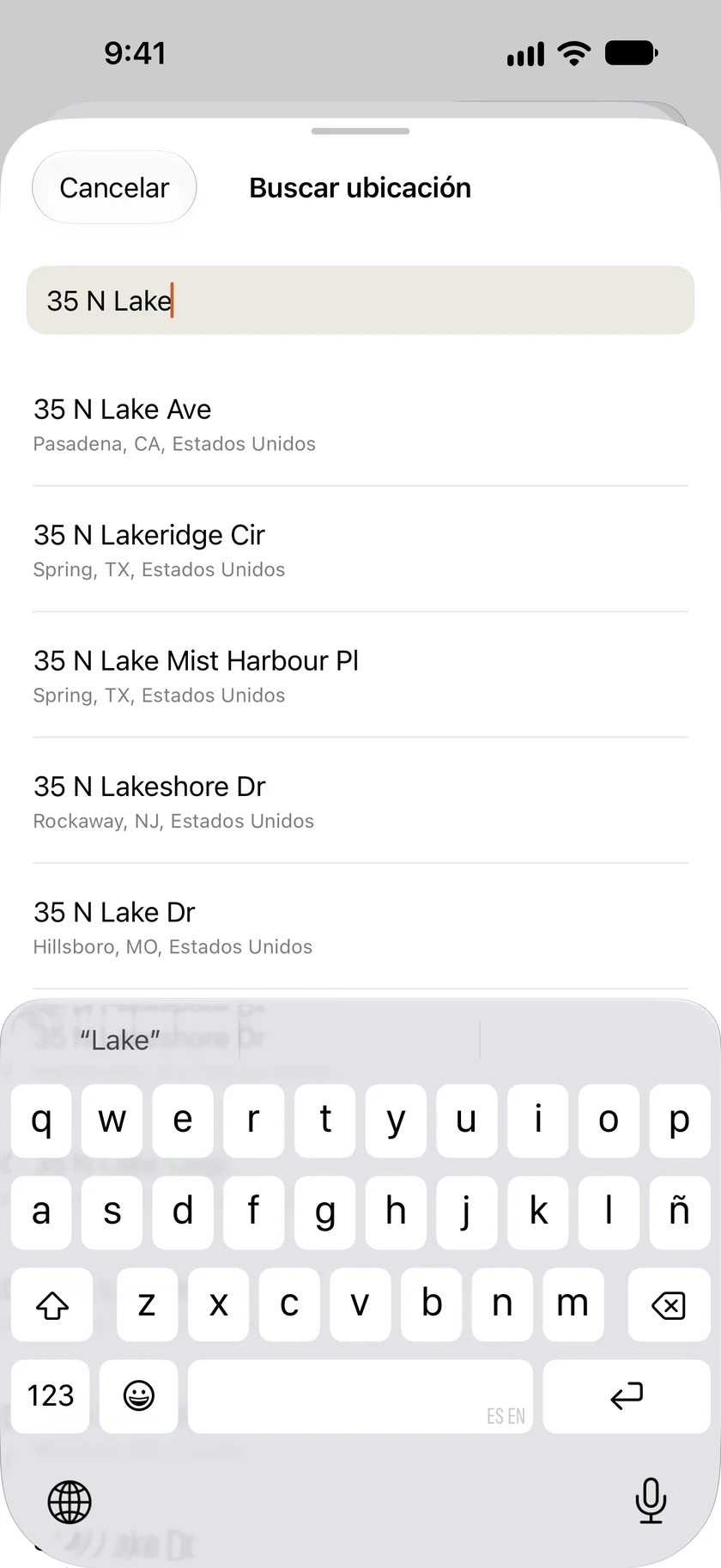 Eligiendo una dirección para un viaje nuevo. En Buscar ubicación dice “35 N Lake” y abajo aparecen las direcciones que coinciden.